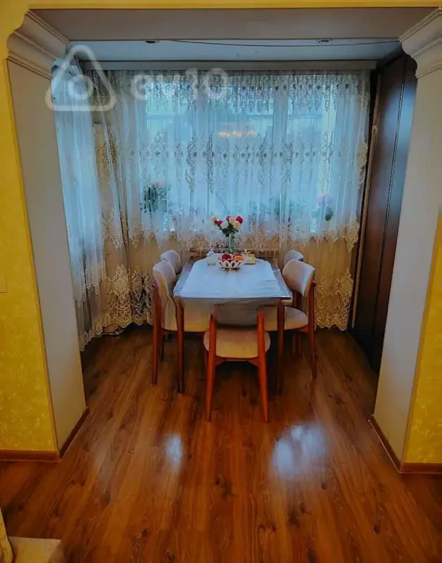 Satılır 3 otaqlı köhnə tikili 75 m²