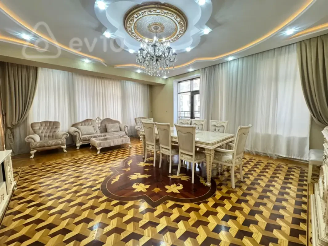 Kirayə verilir 3 otaqlı yeni tikili 175 m²