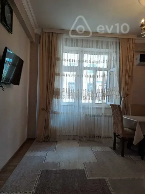 Kirayə verilir 2 otaqlı yeni tikili 60 m²