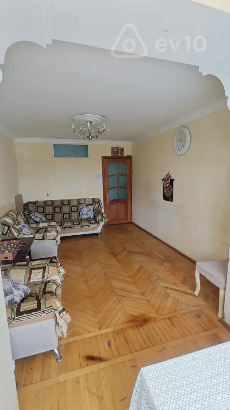 Satılır 2 otaqlı köhnə tikili 45 m²
