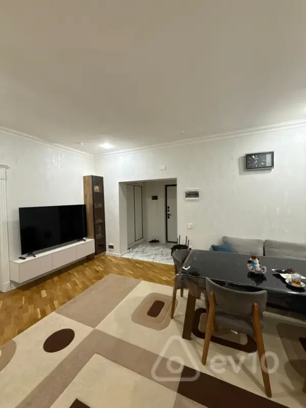 Satılır 4 otaqlı yeni tikili 135 m²
