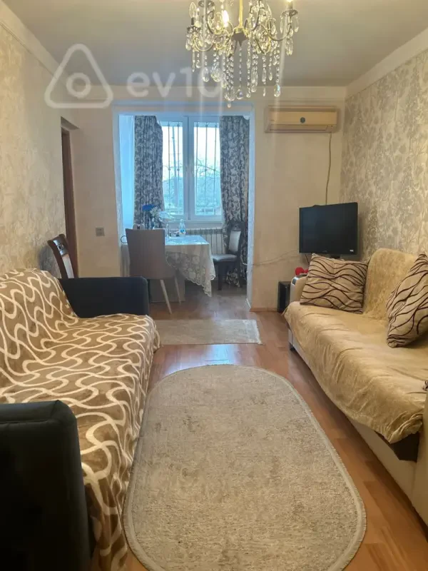 Kirayə verilir 1 otaqlı köhnə tikili 40 m²
