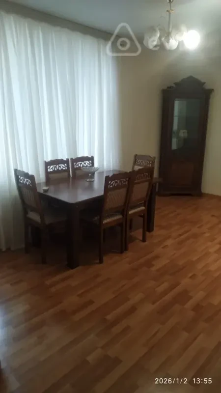 Kirayə verilir 2 otaqlı köhnə tikili 65 m²