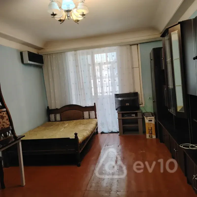 Kirayə verilir 1 otaqlı köhnə tikili 30 m²