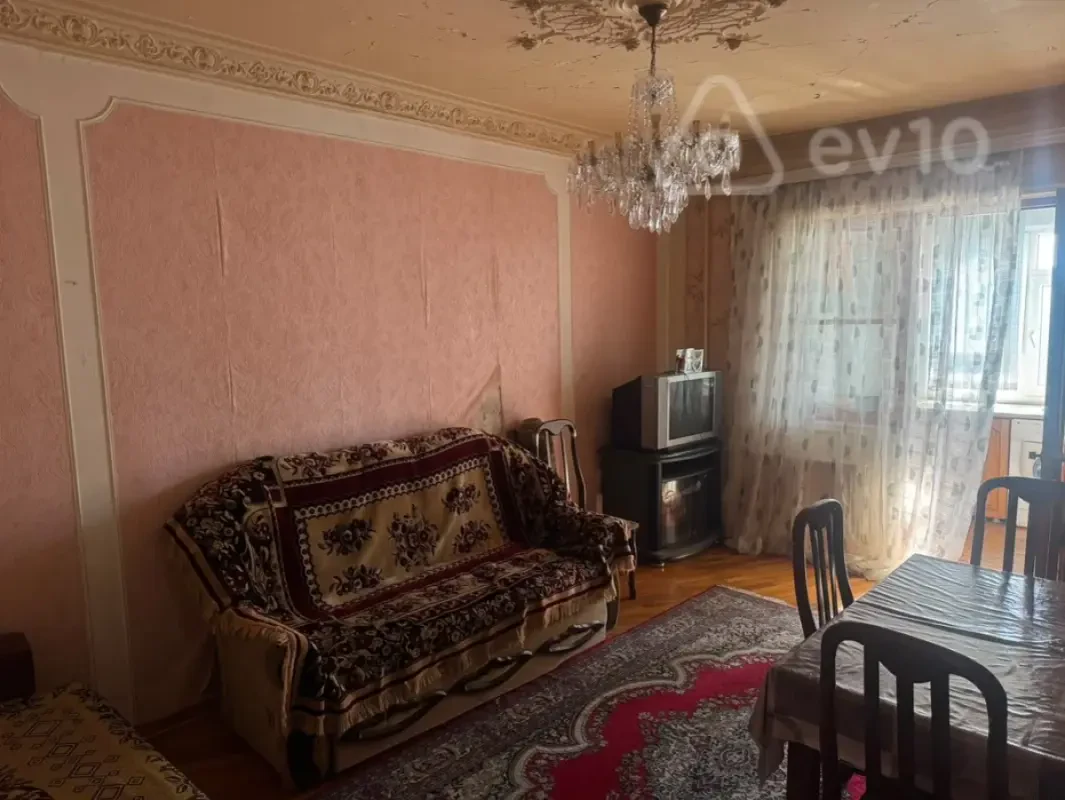 Kirayə verilir 2 otaqlı köhnə tikili 50 m²