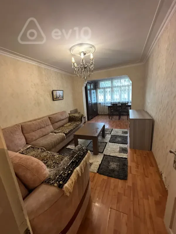 Kirayə verilir 2 otaqlı köhnə tikili 60 m²