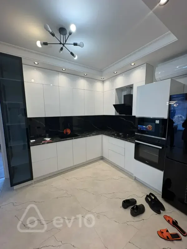 Kirayə verilir 3 otaqlı yeni tikili 80 m²