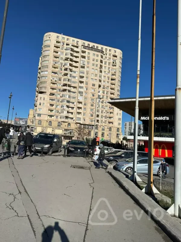 Kirayə verilir 3 otaqlı yeni tikili 111 m²