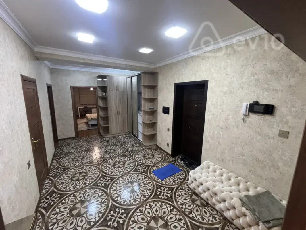 Satılır 3 otaqlı yeni tikili 120 m²