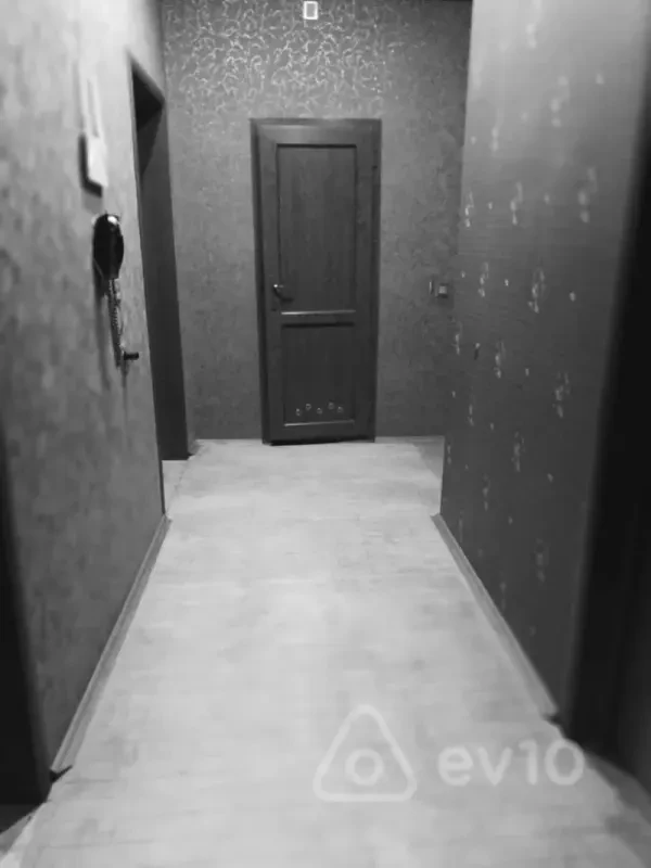 Satılır 4 otaqlı köhnə tikili 90 m²