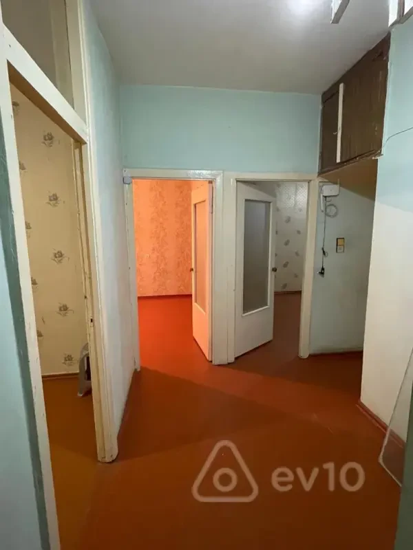 Kirayə verilir 3 otaqlı köhnə tikili 85 m²