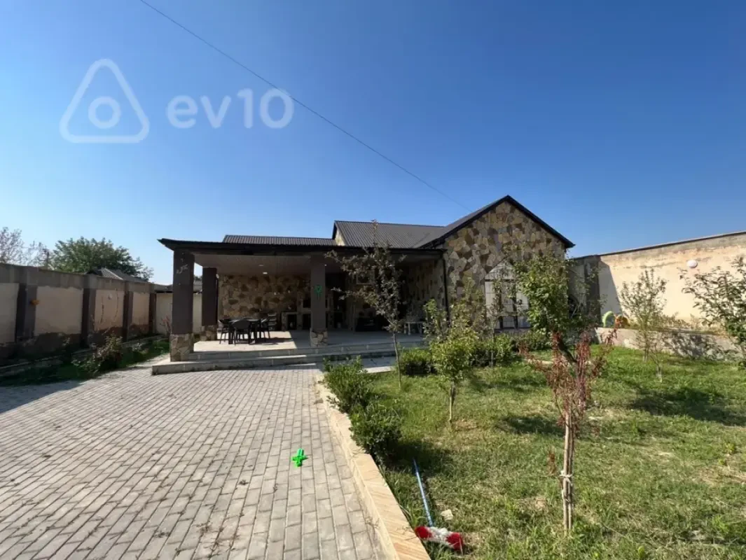 Satılır 4 otaqlı həyət evi 150 m²