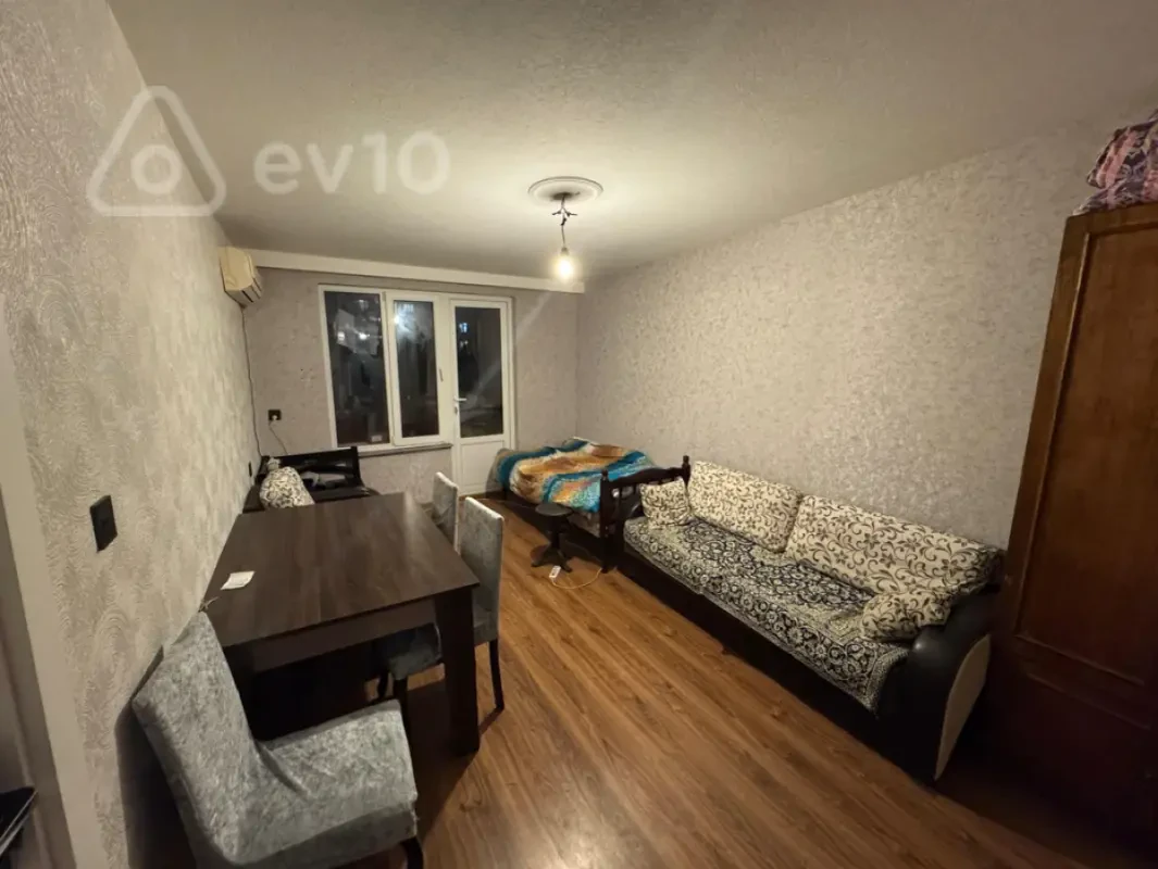 Kirayə verilir 2 otaqlı köhnə tikili 70 m²