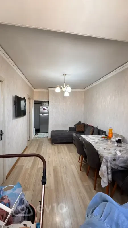 Kirayə verilir 3 otaqlı köhnə tikili 60 m²