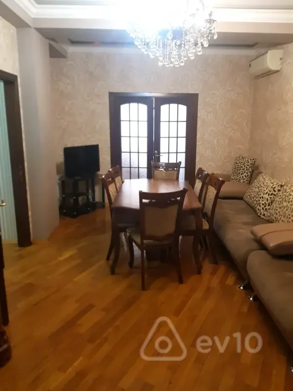 Kirayə verilir 3 otaqlı yeni tikili 90 m²