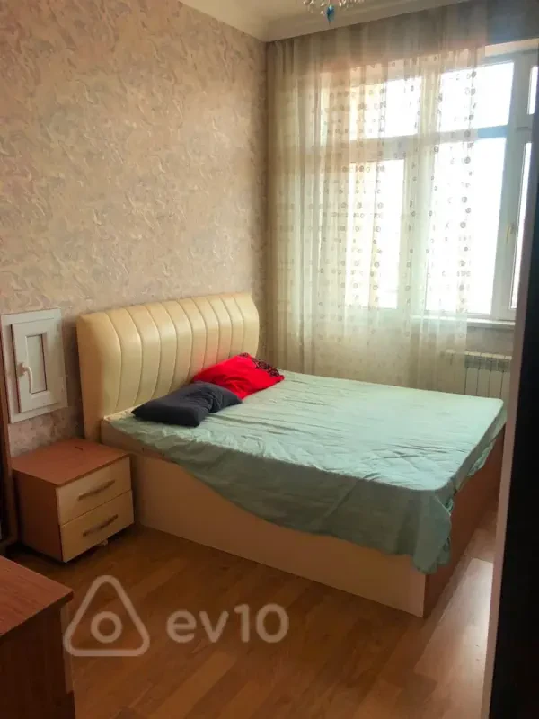 Kirayə verilir 3 otaqlı yeni tikili 90 m²