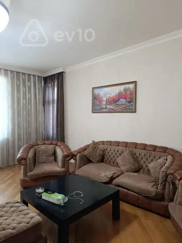 Kirayə verilir 3 otaqlı yeni tikili 145 m²