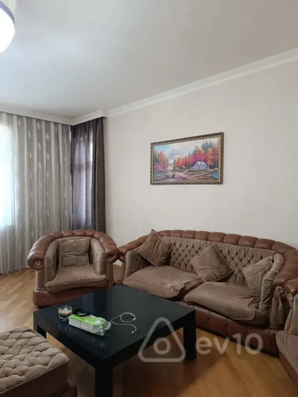 Kirayə verilir 3 otaqlı yeni tikili 140 m²