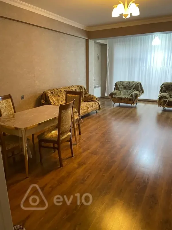 Kirayə verilir 3 otaqlı yeni tikili 150 m²