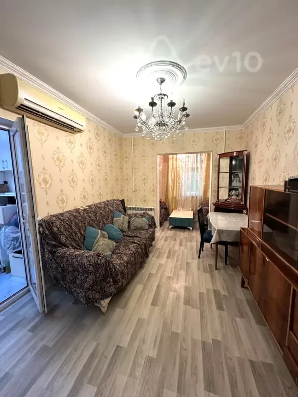 Kirayə verilir 2 otaqlı köhnə tikili 60 m²