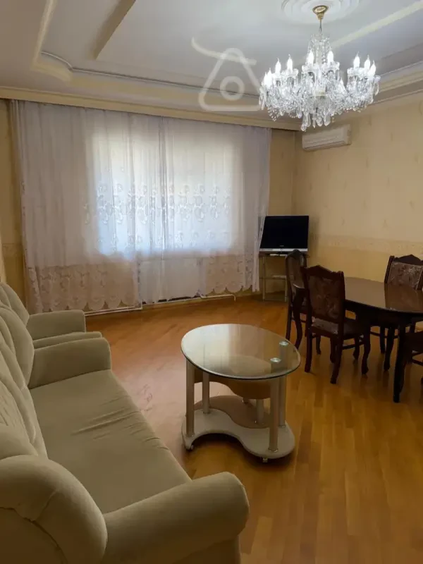 Kirayə verilir 3 otaqlı yeni tikili 150 m²