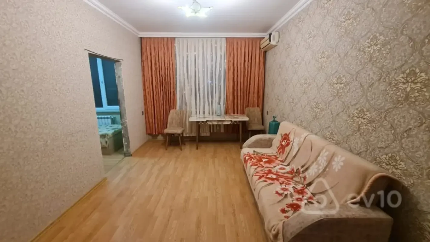 Satılır 2 otaqlı köhnə tikili 38 m²