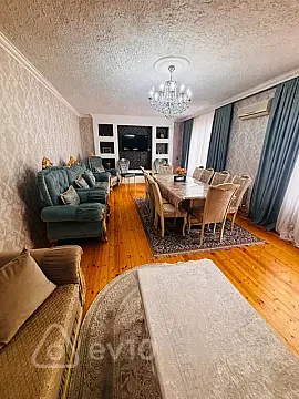 Satılır 8 otaqlı həyət evi 250 m² — Bakı, Səbail 8 otaq 250.00 m²