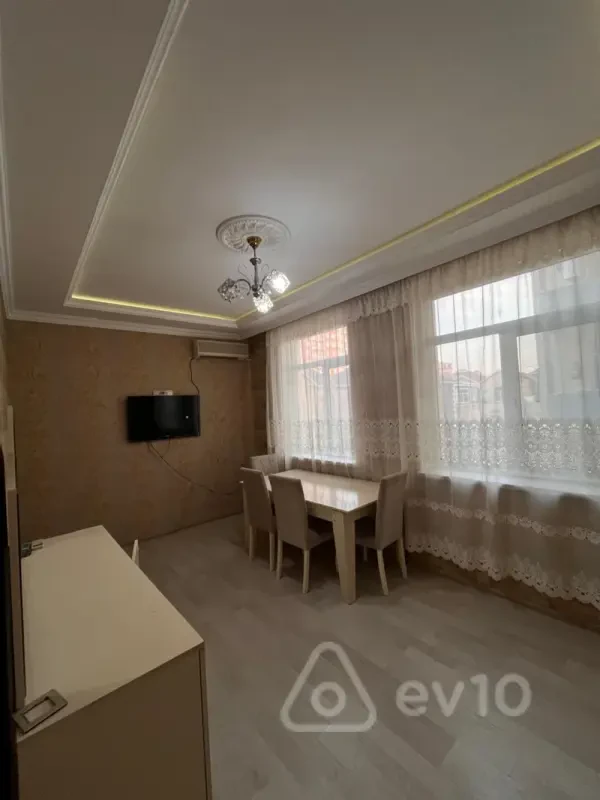 Kirayə verilir 2 otaqlı yeni tikili 53 m²