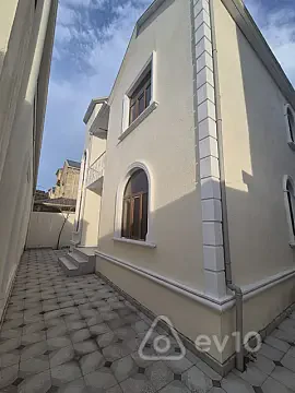 Satılır 4 otaqlı həyət evi 140 m² — Xırdalan 4 otaq 140.00 m²