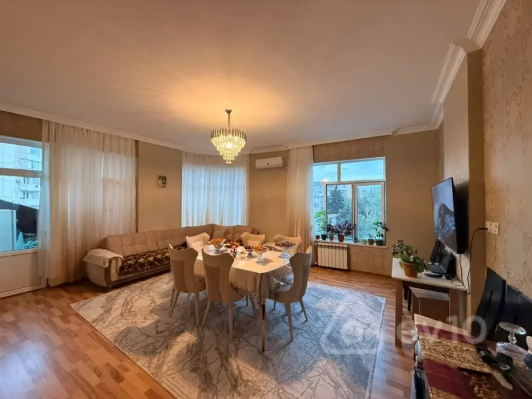 Kirayə verilir 3 otaqlı yeni tikili 100 m²