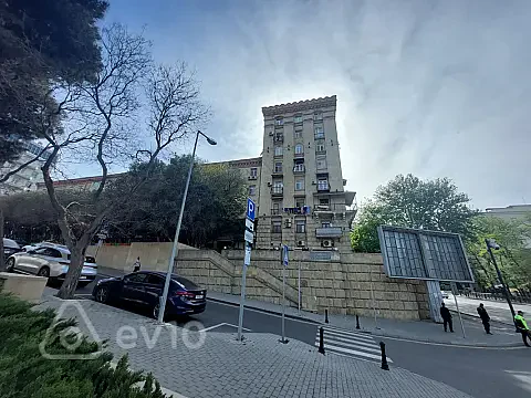 Satılır 2 otaqlı köhnə tikili 65 m² — Bakı, Nəsimi 2 otaq 65.00 m²