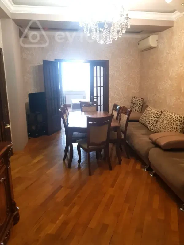 Kirayə verilir 2 otaqlı yeni tikili 90 m²