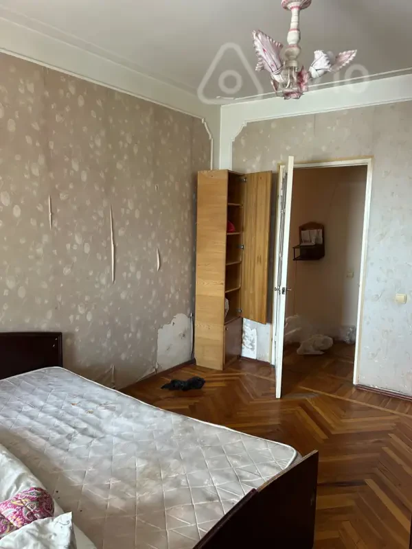 Kirayə verilir 2 otaqlı köhnə tikili 65 m²