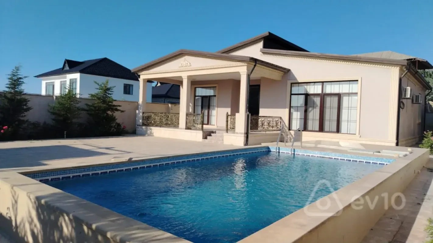 Kirayə verilir 5 otaqlı həyət evi 244 m²