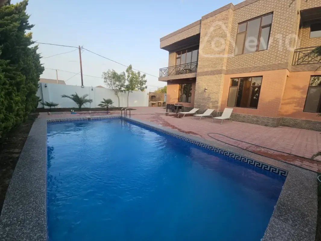 Kirayə verilir 5 otaqlı həyət evi 255 m²