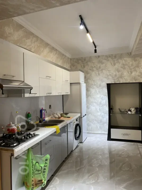 Kirayə verilir 3 otaqlı yeni tikili 80 m²