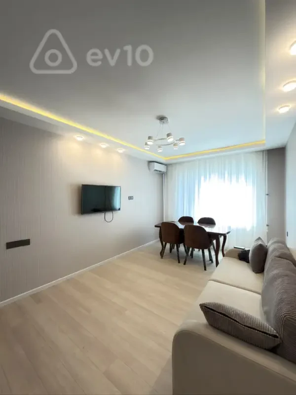 Kirayə verilir 2 otaqlı köhnə tikili 65 m²