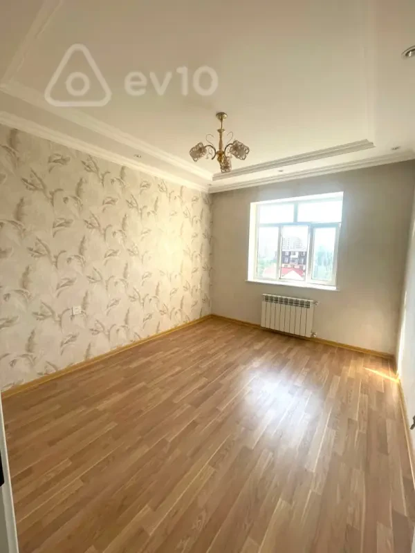 Kirayə verilir 2 otaqlı köhnə tikili 60 m²
