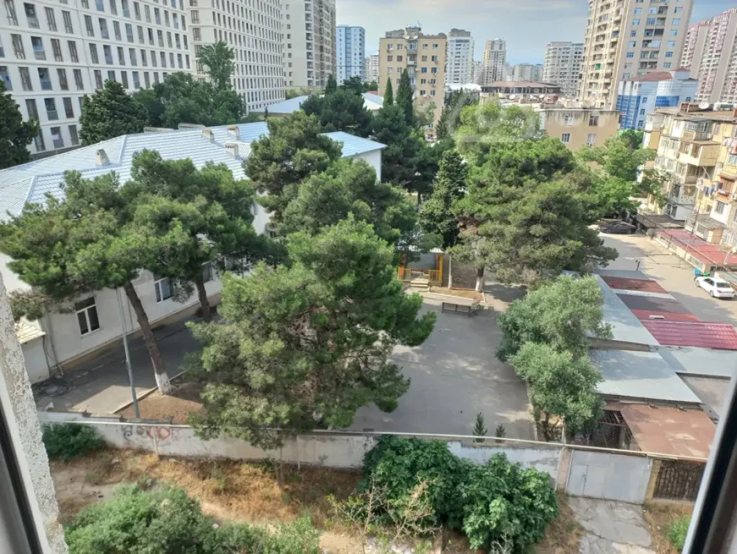 Kirayə verilir 2 otaqlı köhnə tikili 50 m²