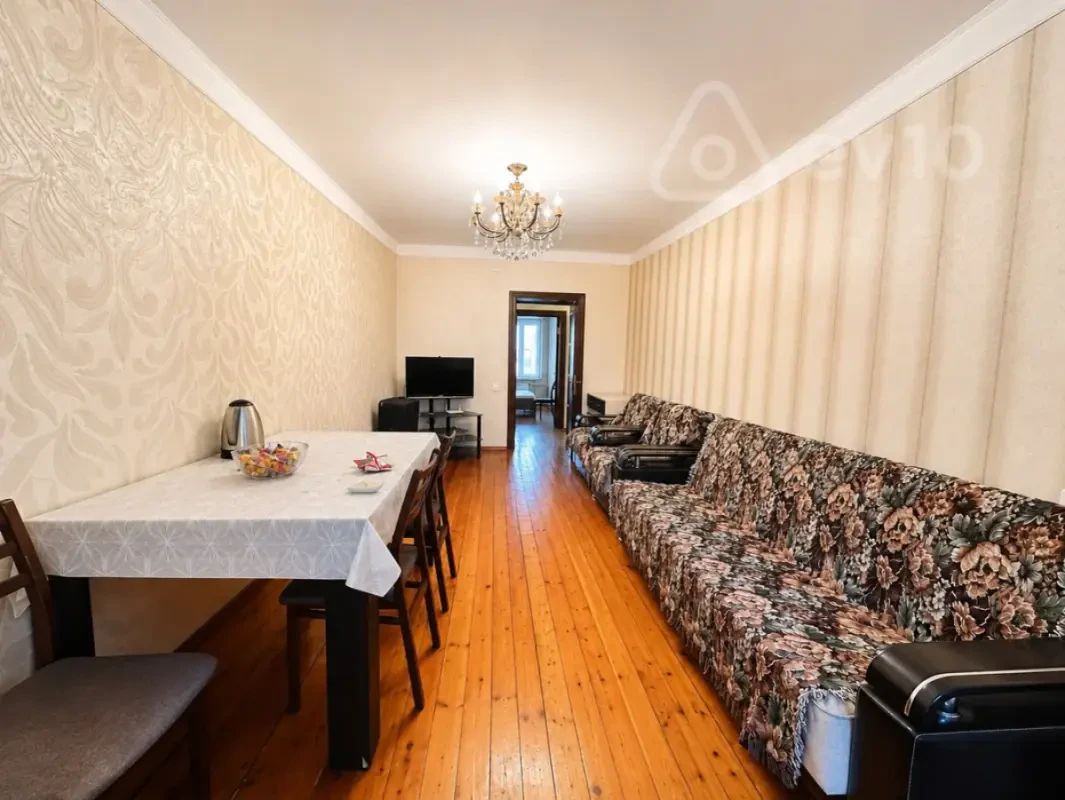 Kirayə verilir 2 otaqlı köhnə tikili 65 m²