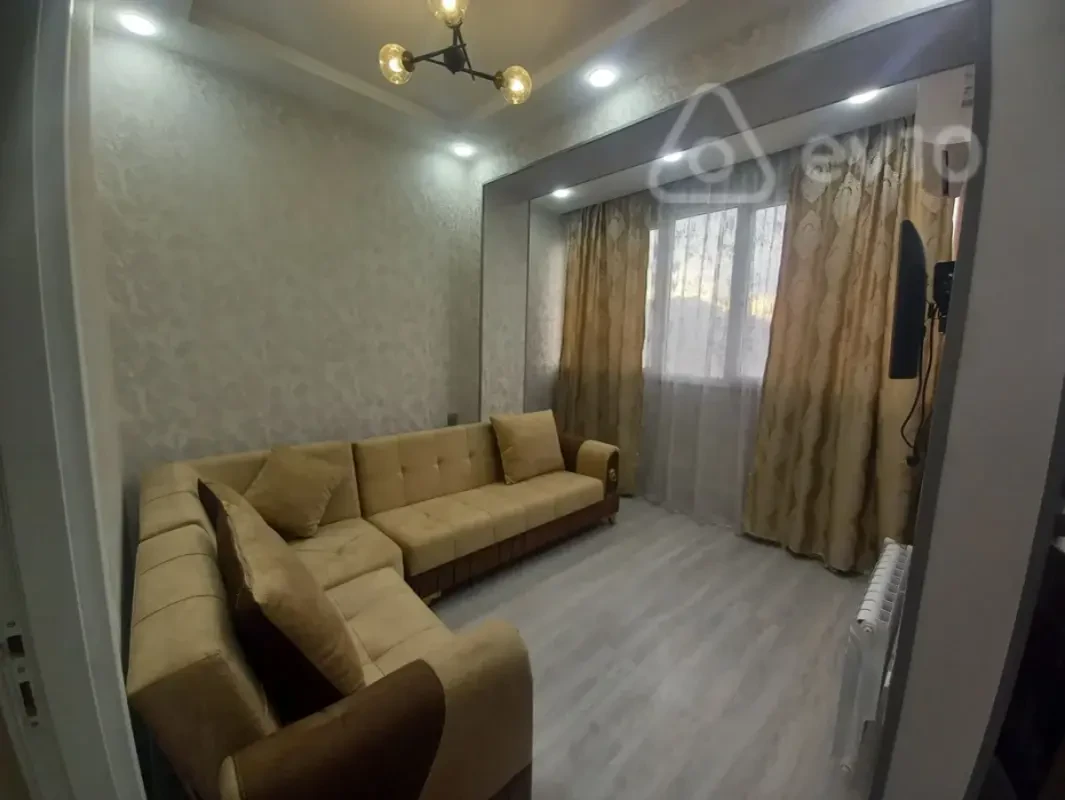 Kirayə verilir 2 otaqlı yeni tikili 70 m²