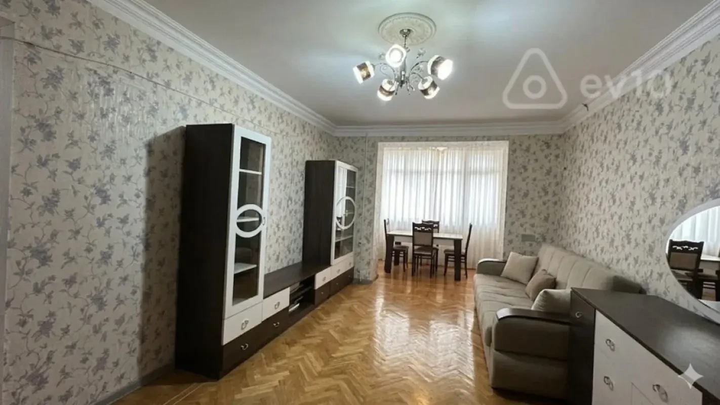 Kirayə verilir 3 otaqlı köhnə tikili 65 m²