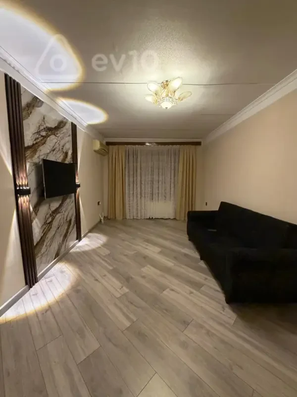 Kirayə verilir 3 otaqlı köhnə tikili 65 m²