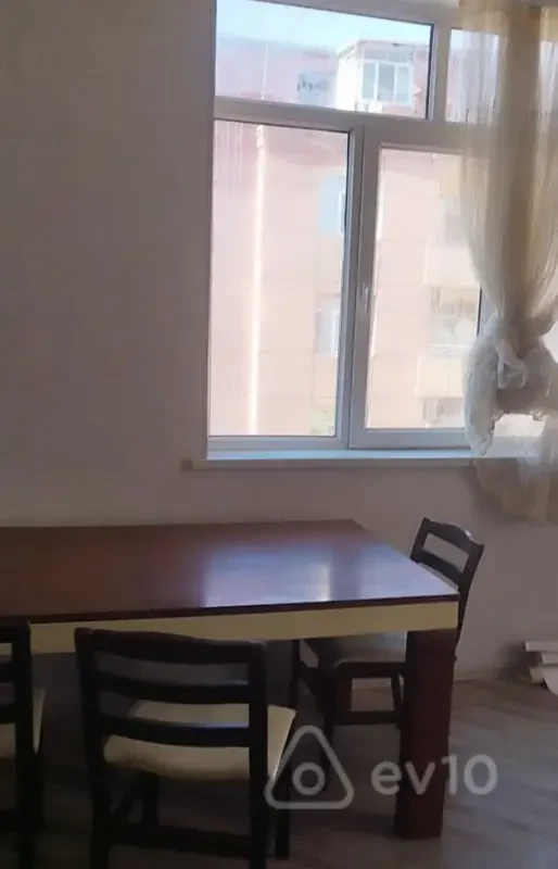 Satılır 2 otaqlı yeni tikili 75 m²