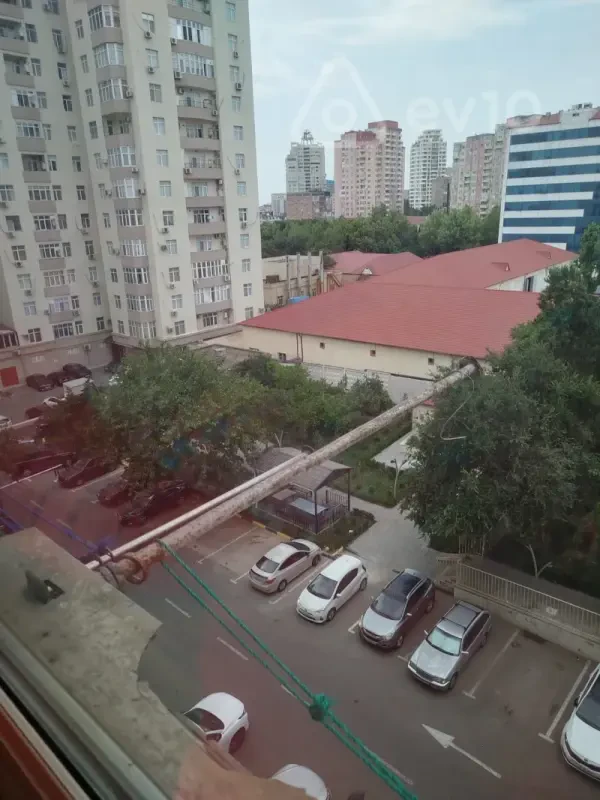 Satılır 2 otaqlı köhnə tikili 65 m²