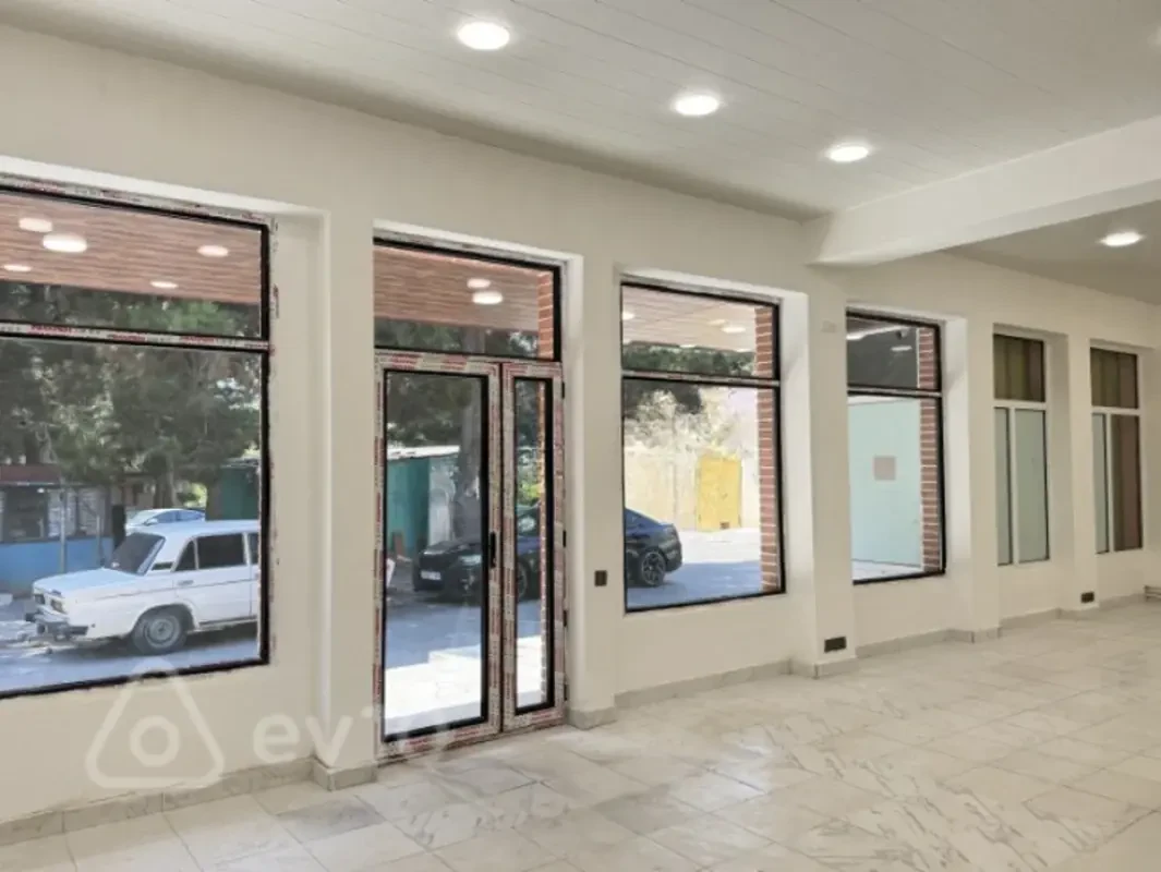 Kirayə verilir mənzil 130 m²