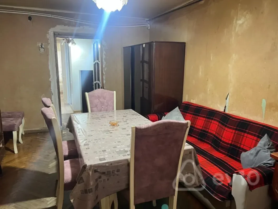 Kirayə verilir 3 otaqlı köhnə tikili 90 m²
