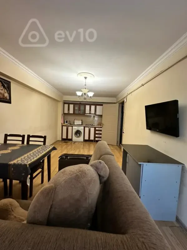 Kirayə verilir 2 otaqlı köhnə tikili 60 m²