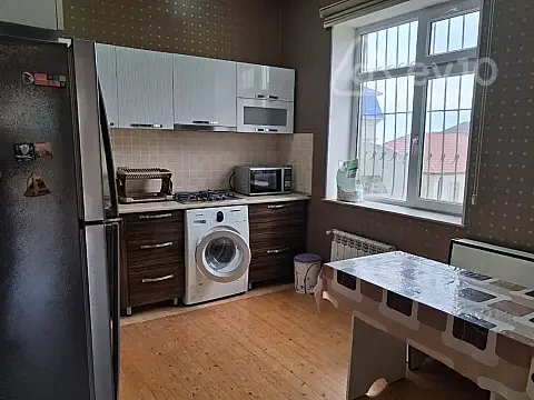 Kirayə verilir 4 otaqlı həyət evi 200 m² — Bakı, Səbail 4 otaq 200.00 m²
