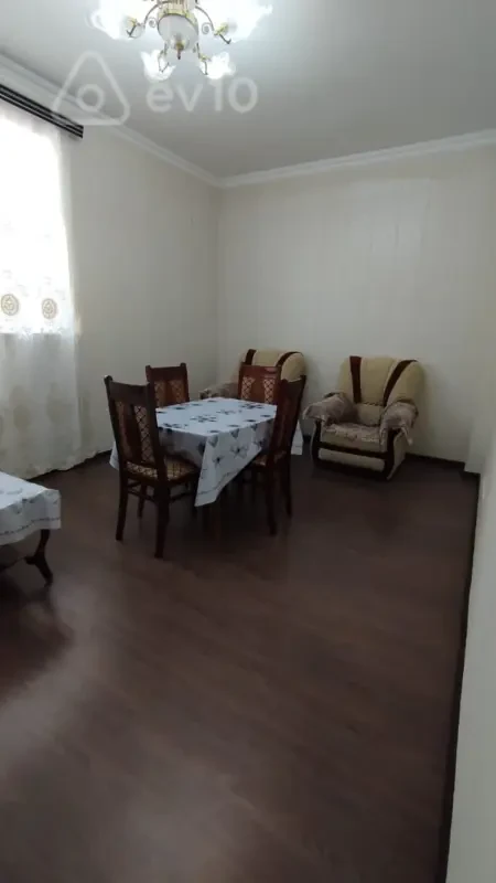 Kirayə verilir 2 otaqlı köhnə tikili 60 m²